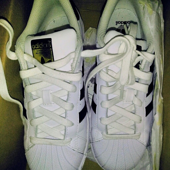 Adidas size 5 youth - Picture 3 of 4